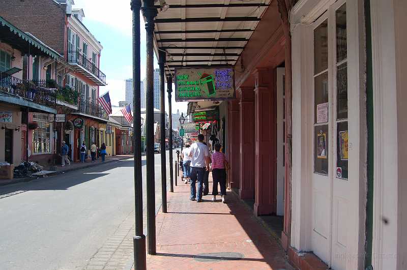 New Orleans 04-08-06 020.JPG - Open container laws add to the Quarter's ambiance.